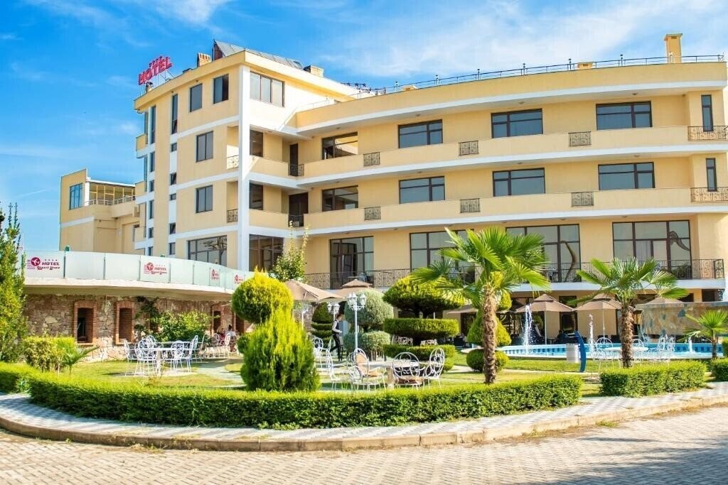 Отель Hotel Airport Tirana 3*