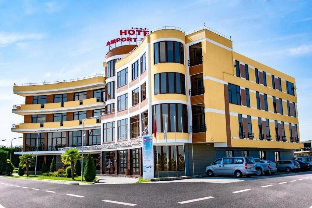 Фотография Hotel Airport Tirana 3*