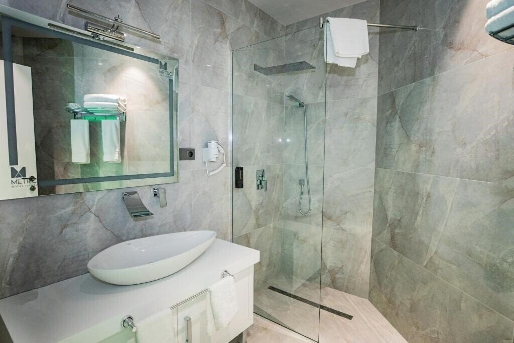 Апартаменты Metro Hotel Tirana 4*