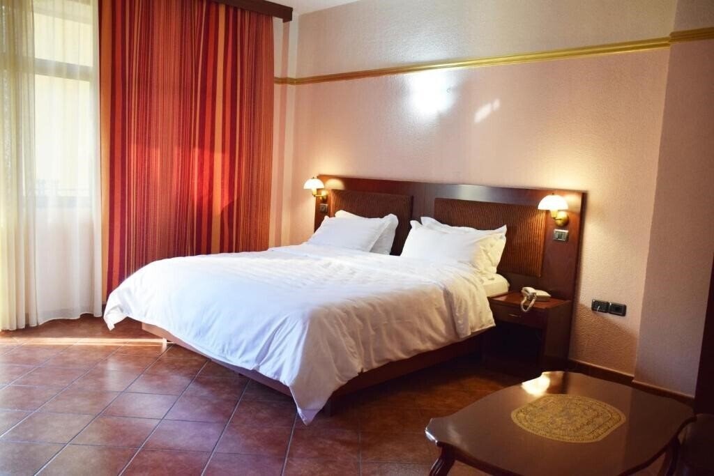 Апартаменти Hotel Elysee Tirana (ex. Elysee, Elyse ) 3*