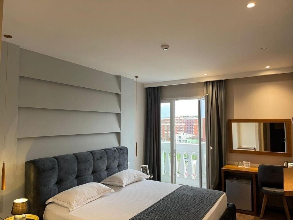 Картинка Light Hotel 3*