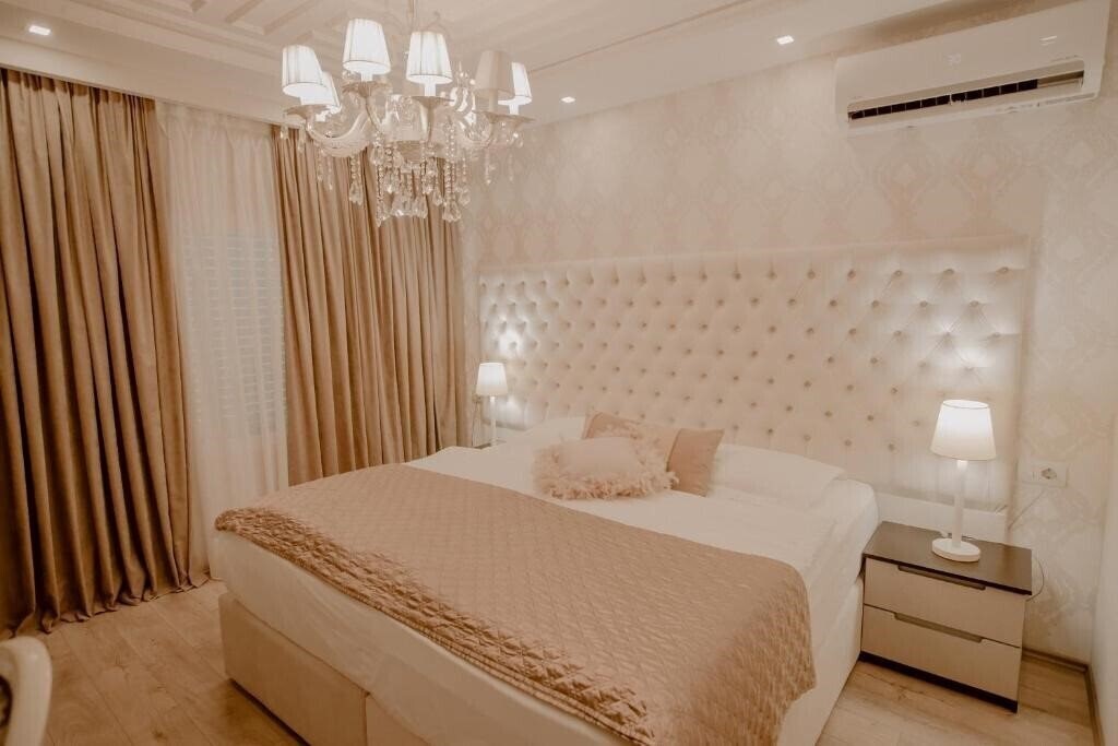 Панорама Green House Hotel & Restaurant (ex. Green House) 4*