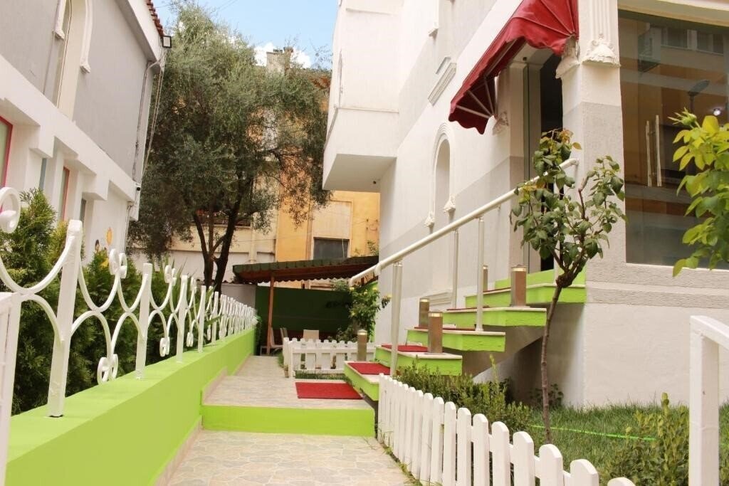 Готель Theranda Hotel 4*