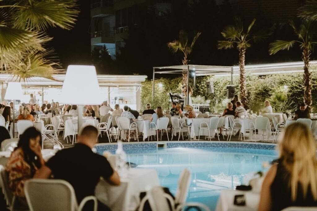 Панорама Flower Hotels & Resorts 4*