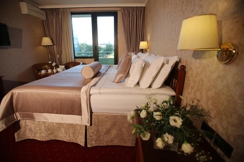 Панорама Grand Hotel & SPA Tirana (ex. Grand Hotel Tirana) 4*