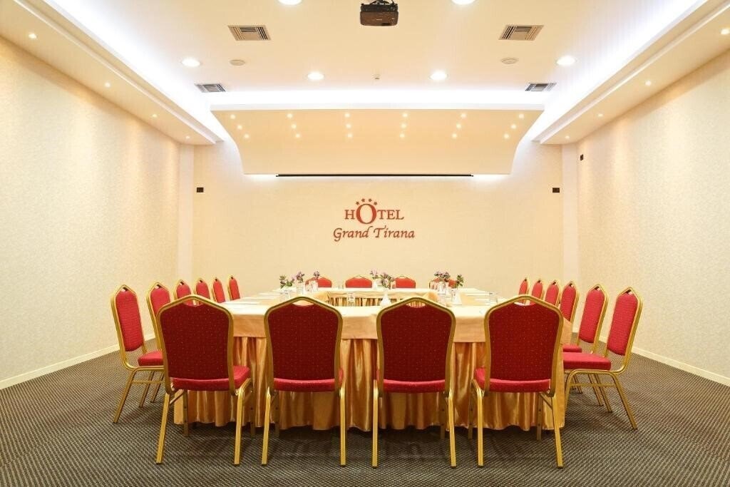Територія Grand Hotel & SPA Tirana (ex. Grand Hotel Tirana) 4*
