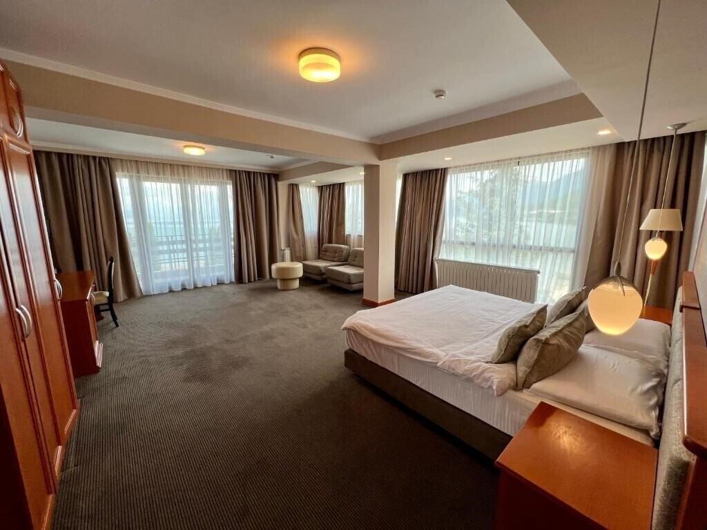 Вид Hotel Millennium Tirana (ex. Millenium, Hotel Millennium) 4*