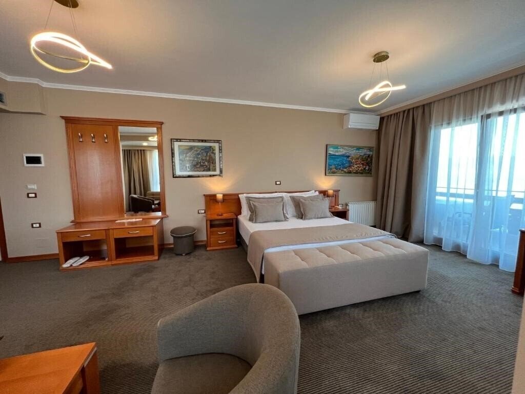 Апартаменти Hotel Millennium Tirana (ex. Millenium, Hotel Millennium) 4*