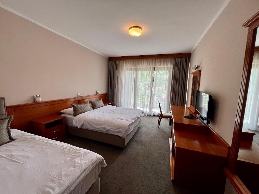 Панорама Hotel Millennium Tirana (ex. Millenium, Hotel Millennium) 4*