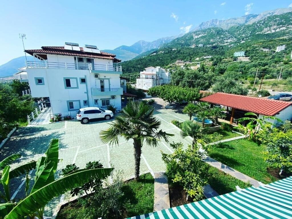 Вид Yard Paradise Hotel 3*