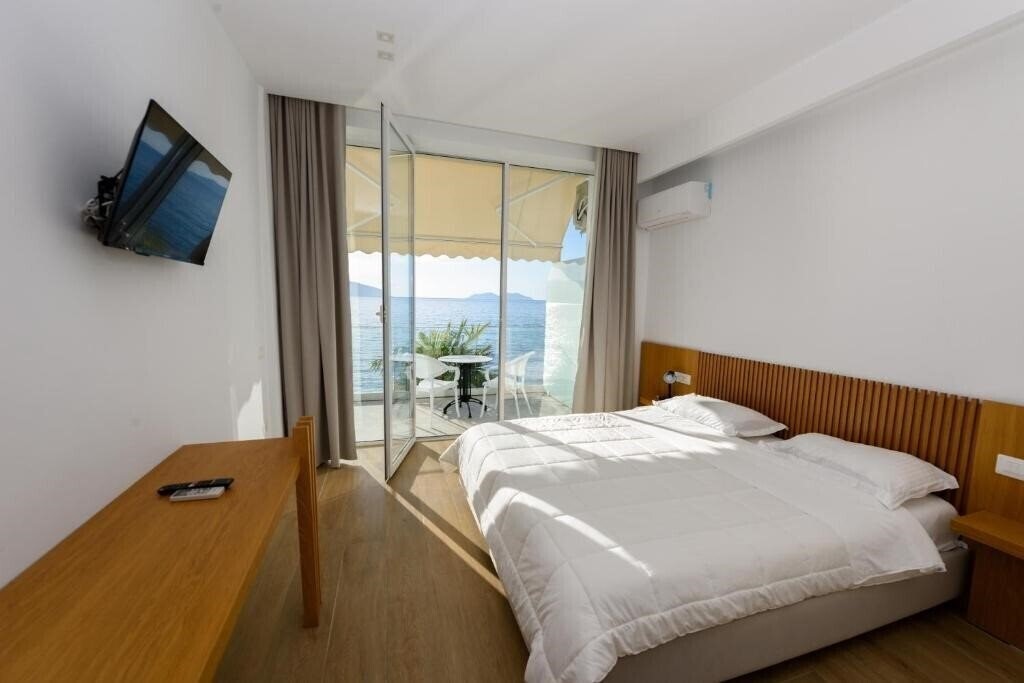 Территория Hotel Nimfa 3*