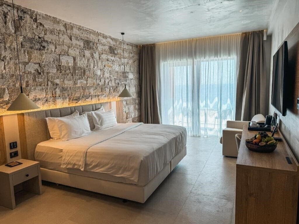 Отель Drymades Inn 4*