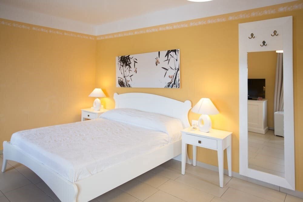 Апартаменти Soleil Village & Villas 4*