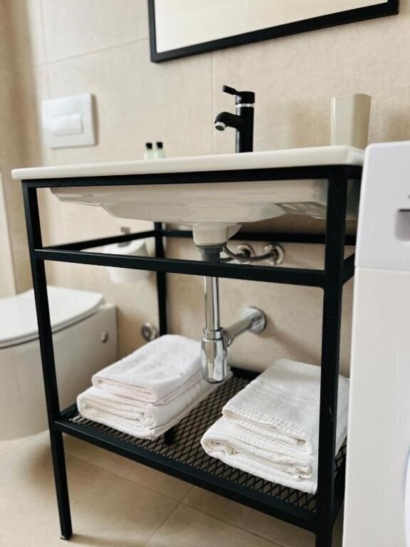 Картинка Hotel Bella Vista (ex. Bella Vista Vlore, Bellavista Hotel) 3*