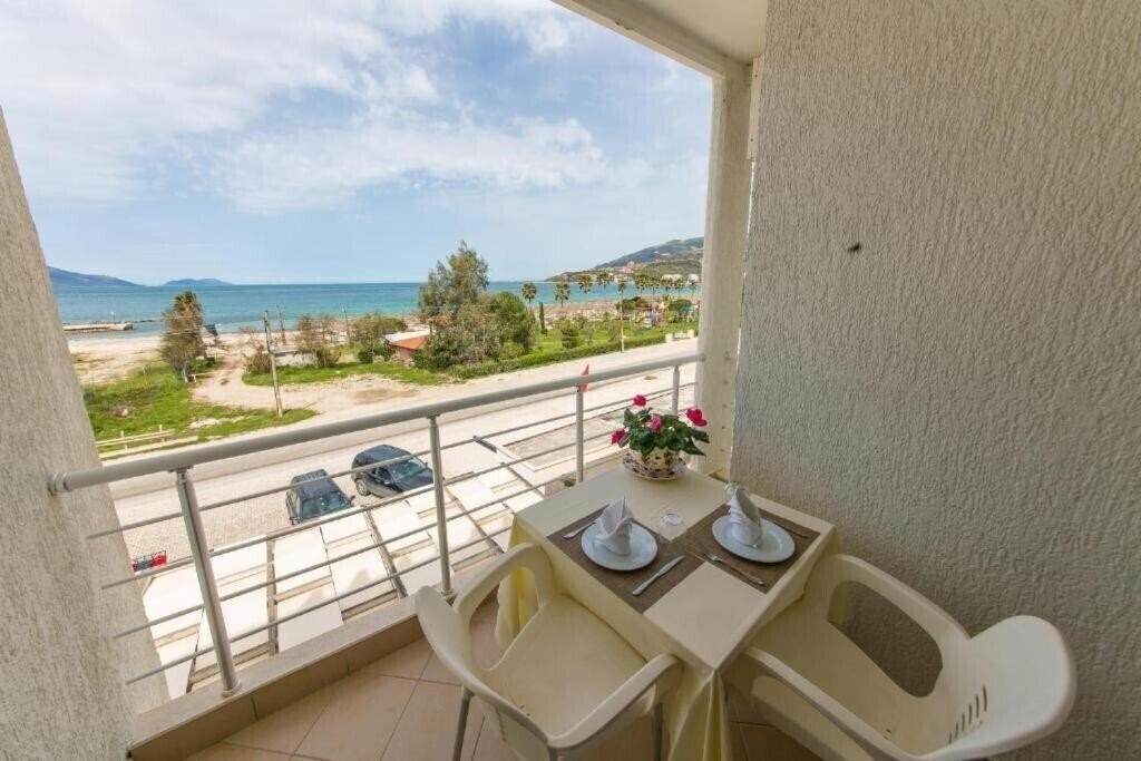 Фотография Hotel Bella Vista (ex. Bella Vista Vlore, Bellavista Hotel) 3*