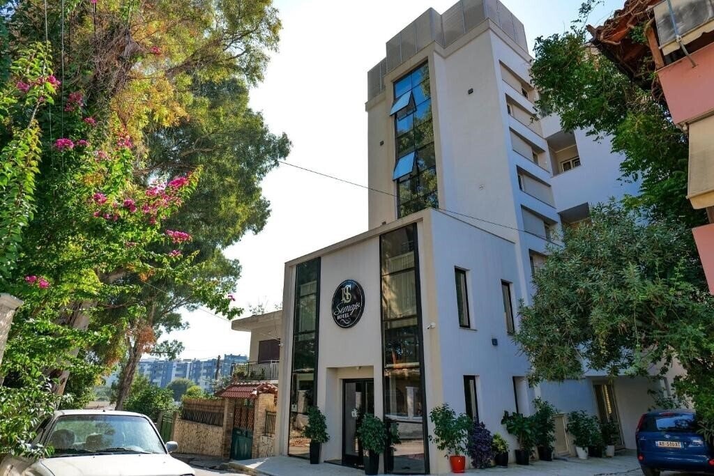 Отель Semajo Hotel 3*