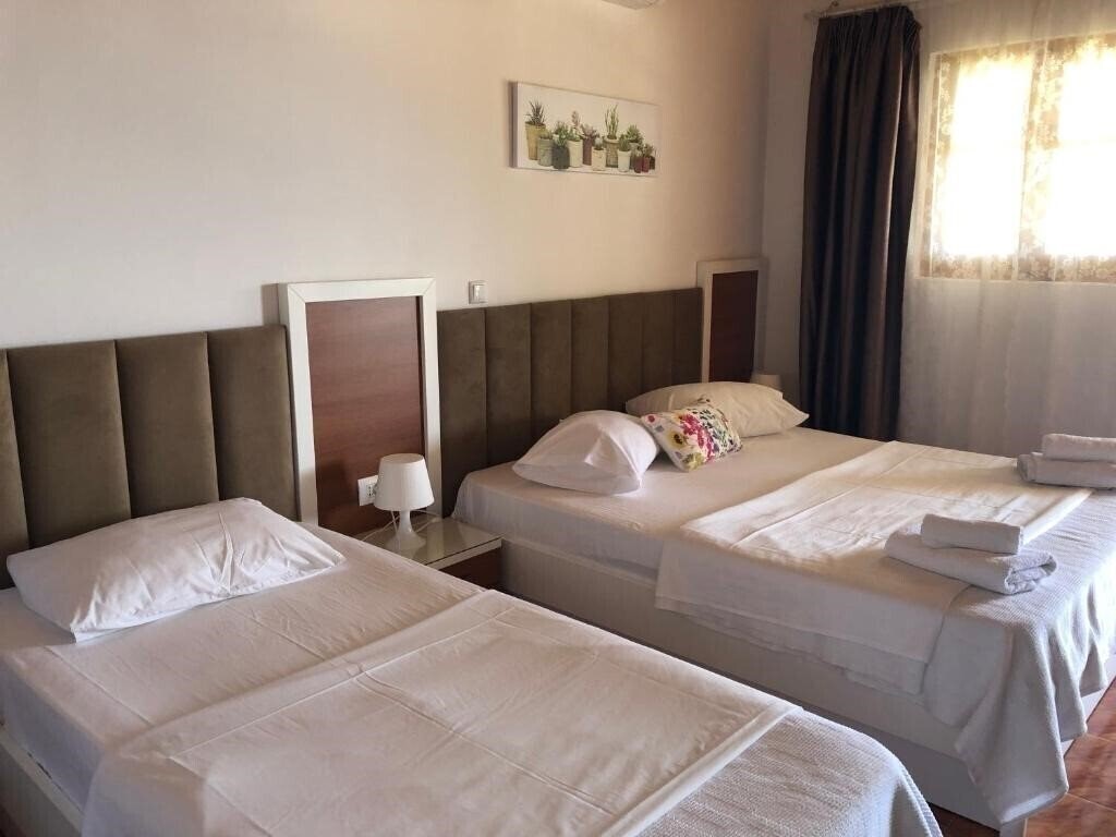 Панорама Riviera Qeparo 4*