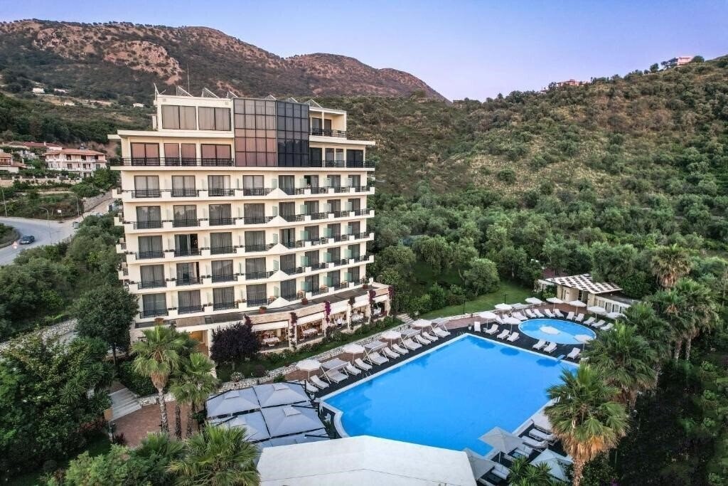 Отель Rapos Resort 5*