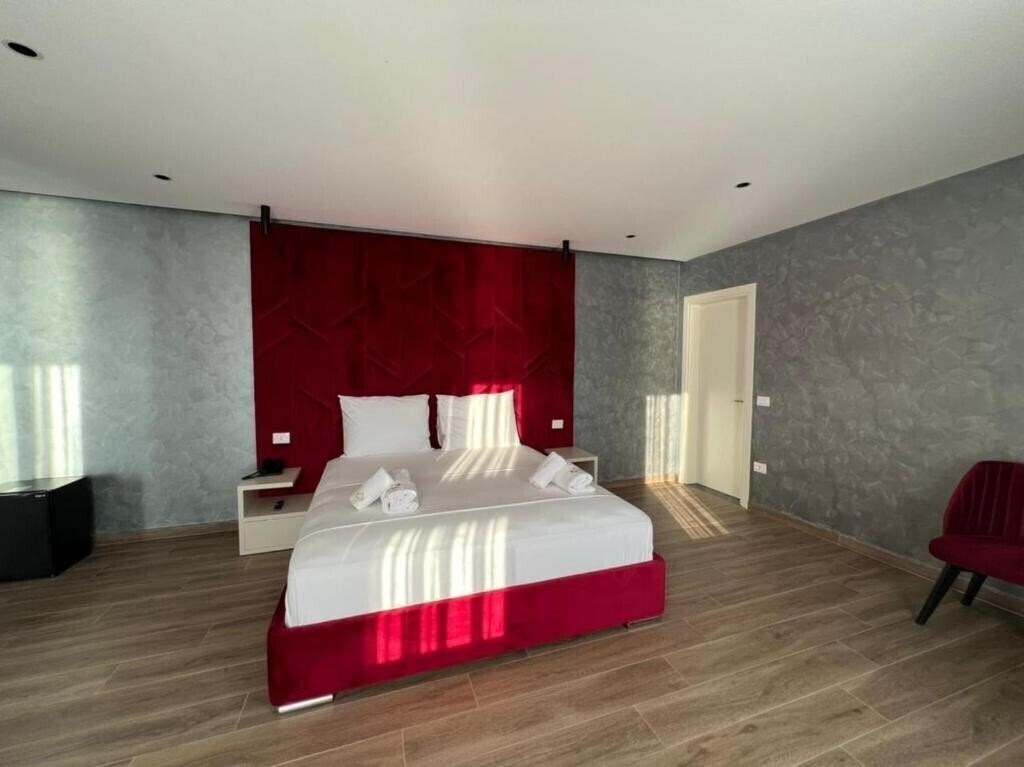 Апартаменты Hotel Leon's (ex. Hotel Leon, Hotel Leons) 3*