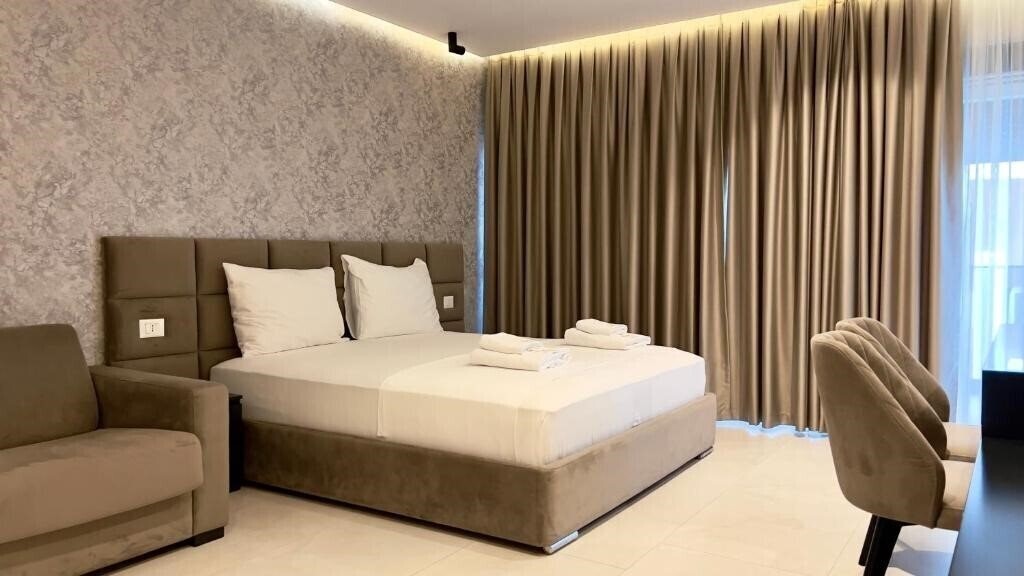 Фото Hotel Leon's (ex. Hotel Leon, Hotel Leons) 3*