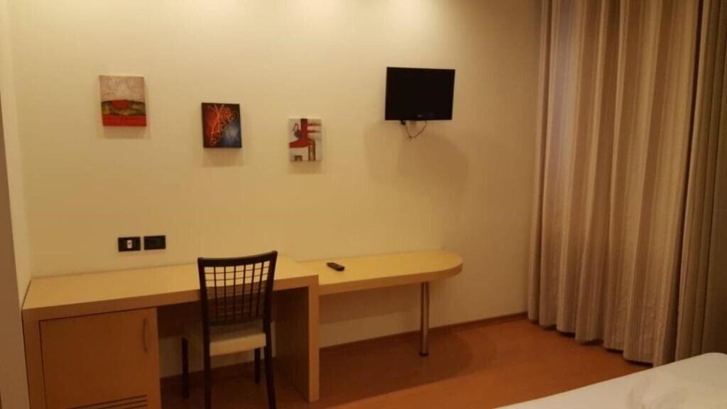 Апартаменти Icon Hotel 3*