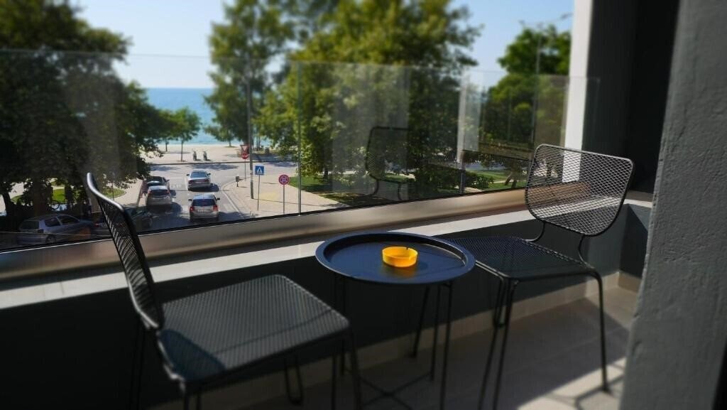 Отель H&M Hotel B&B 3*