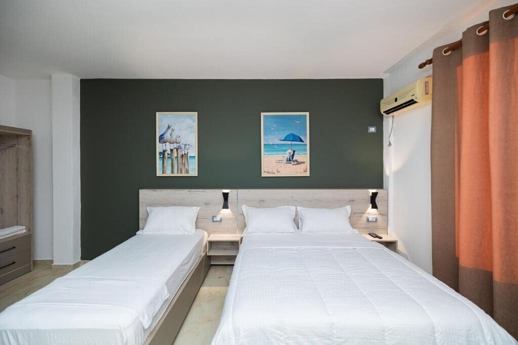 Апартаменти Hotel Idi 3*