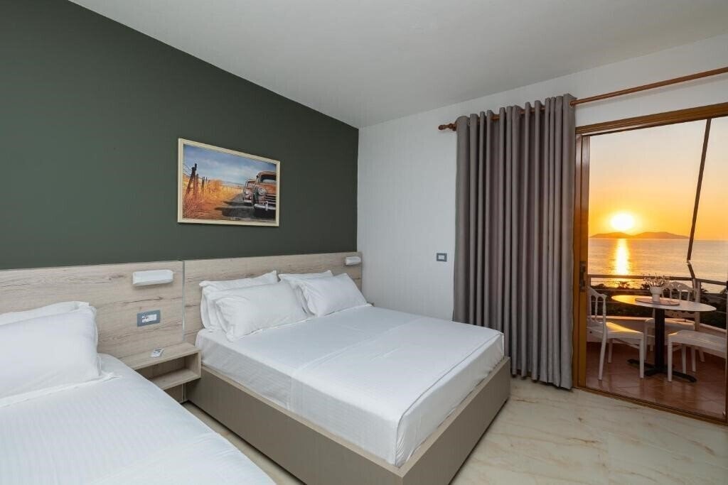 Панорама Hotel Idi 3*