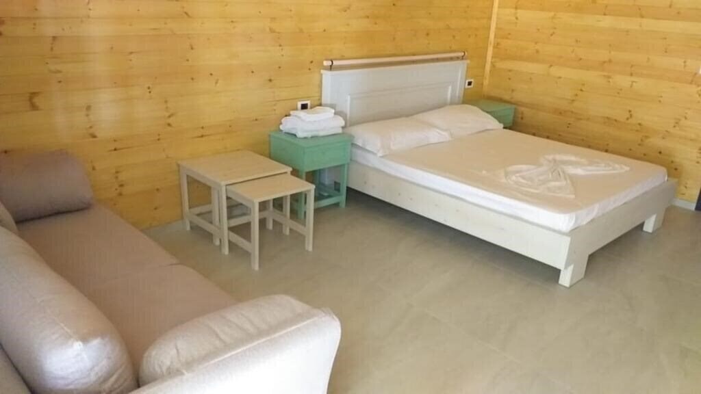 Фотографія Kompleksi Algedi апартаменты