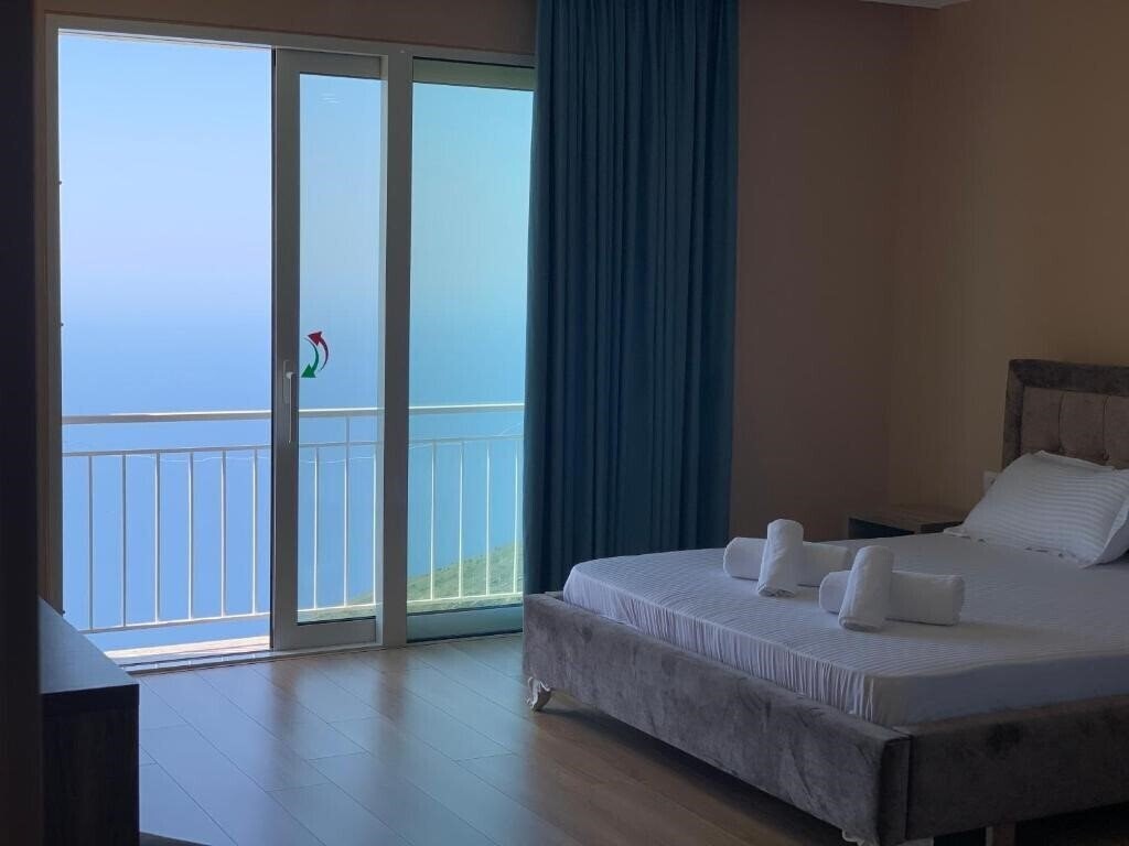 Апартаменты Hotel Keshtjella 3*