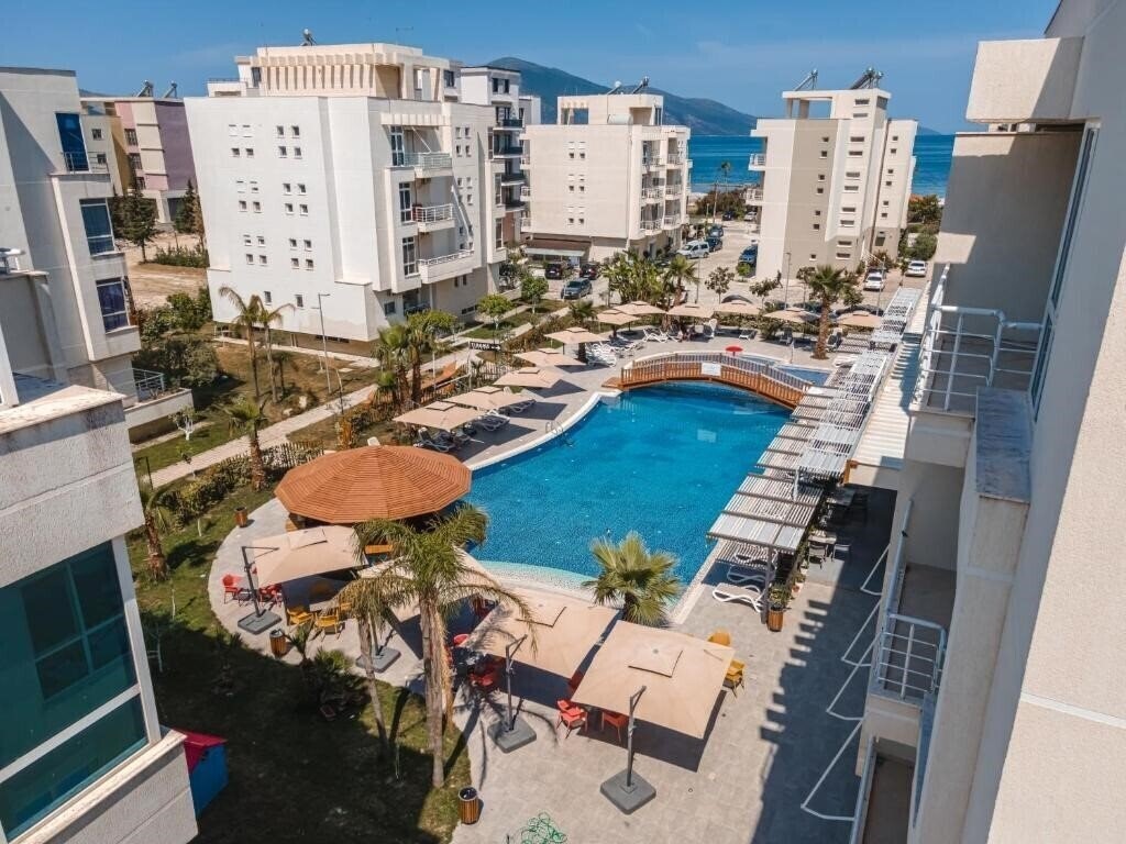 Фото Ledina Hotel 4*