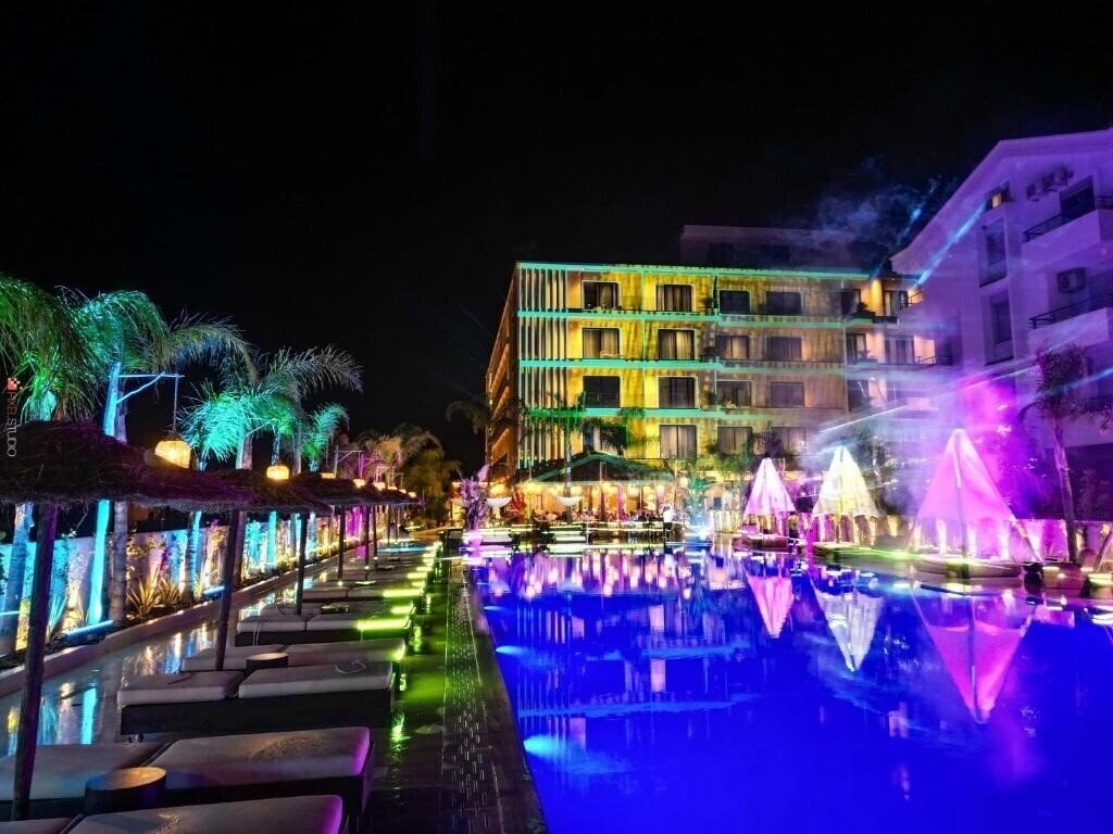 Готель Regina Palm Resort 5*