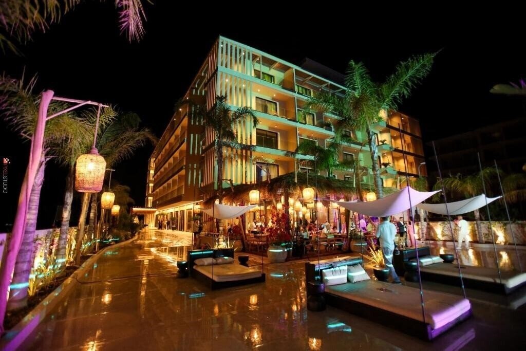 Отель Regina Palm Resort 5*