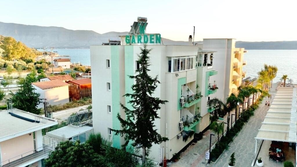 Отель Garden Hotel 3*