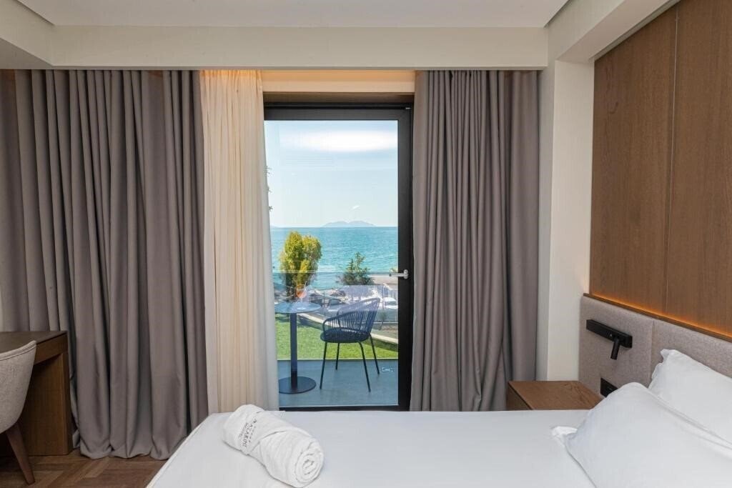 Территория Hotel Mazarine 4*