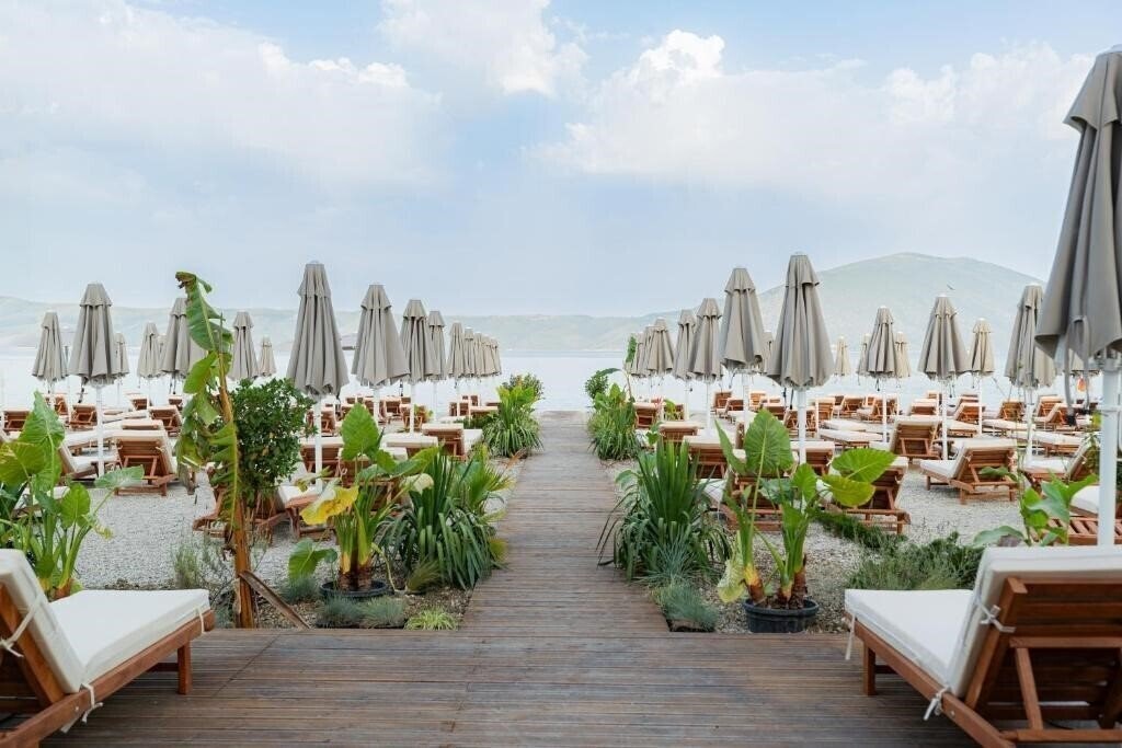 Апартаменти Morina Beach 4*