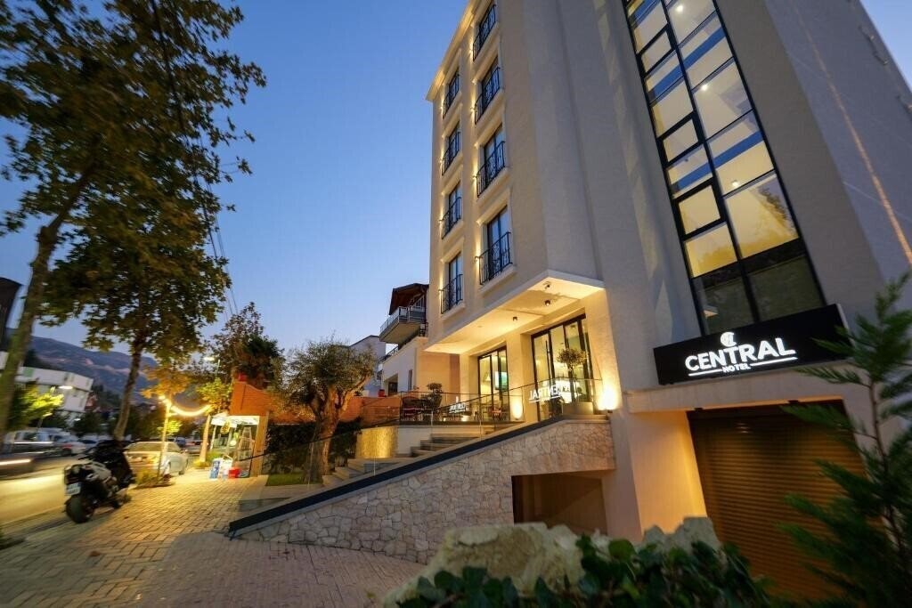 Отель Central Hotel (ex. Hotel Central) 3*