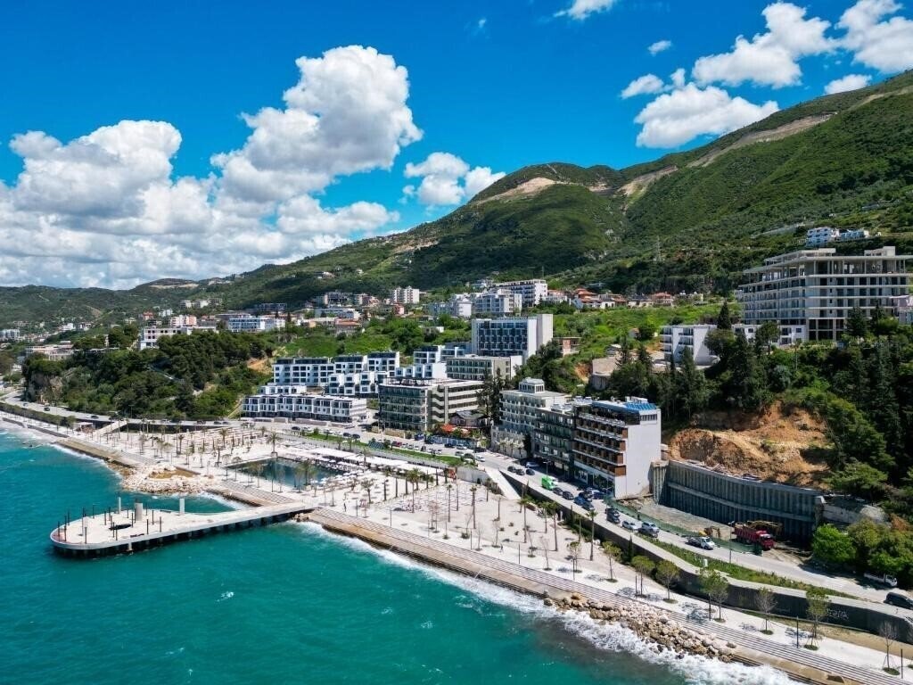 Готель Belvedere Hotel & SPA 4*