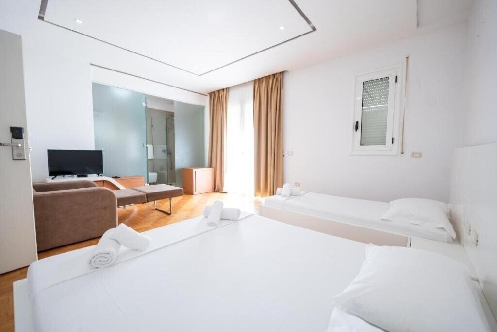 Панорама Hotel Thea 4*