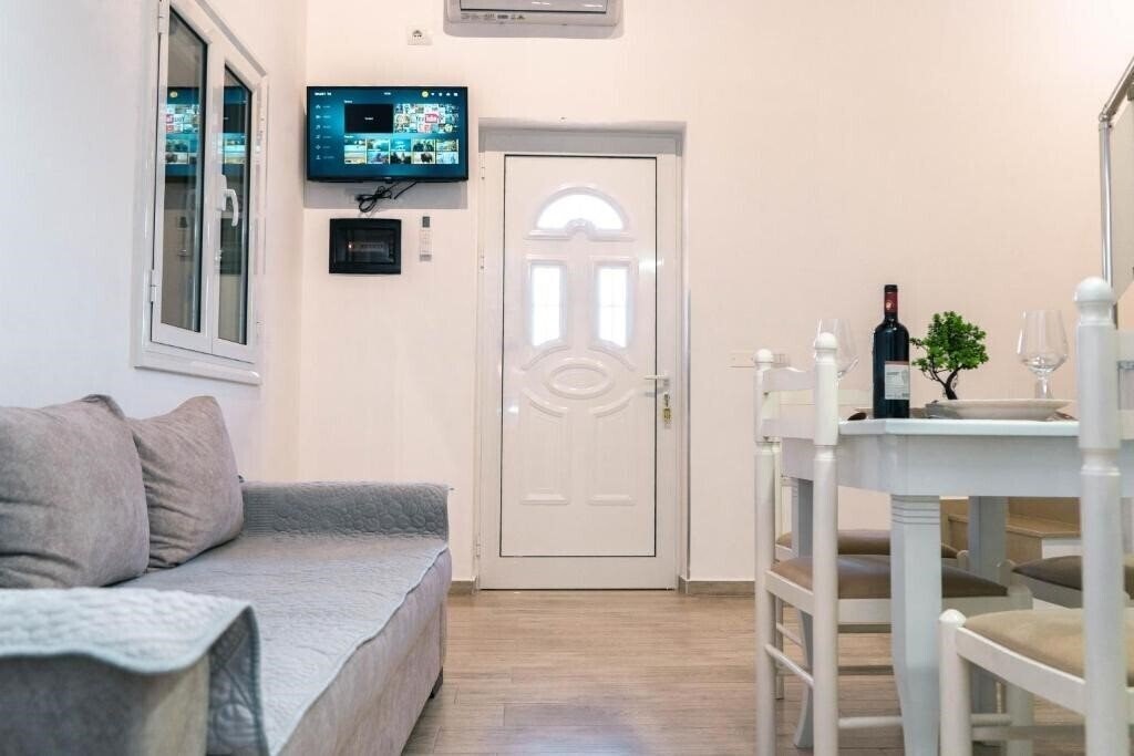 Панорама Anxhelo Vila 3*