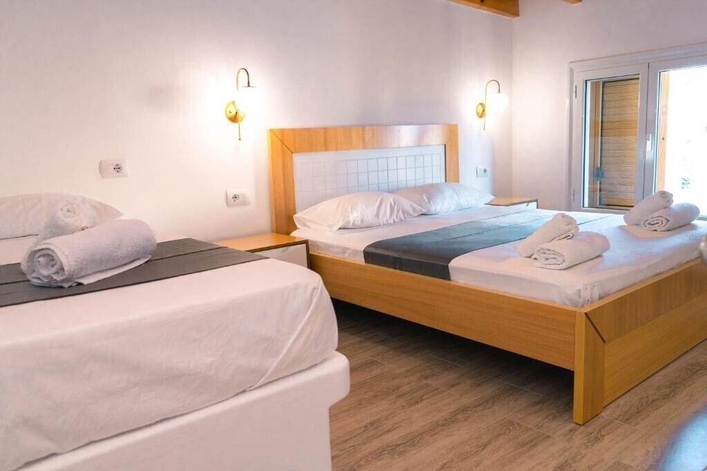 Картинка Anxhelo Vila 3*