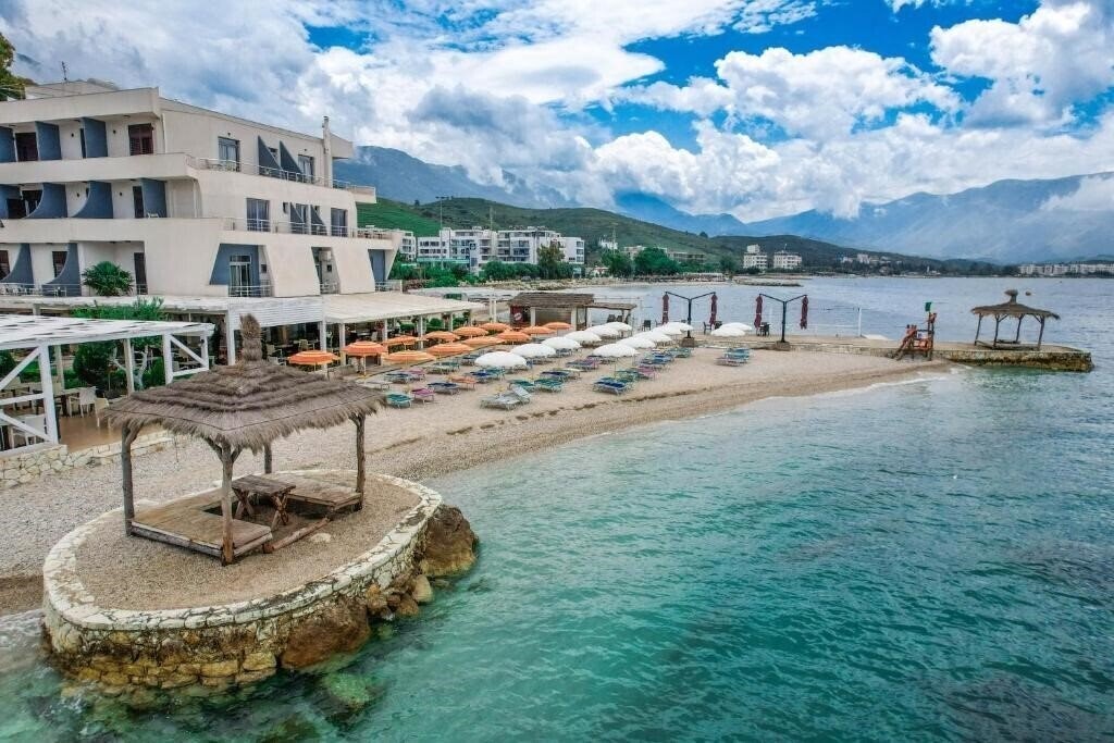 Панорама Grand Hotel Aita 4*