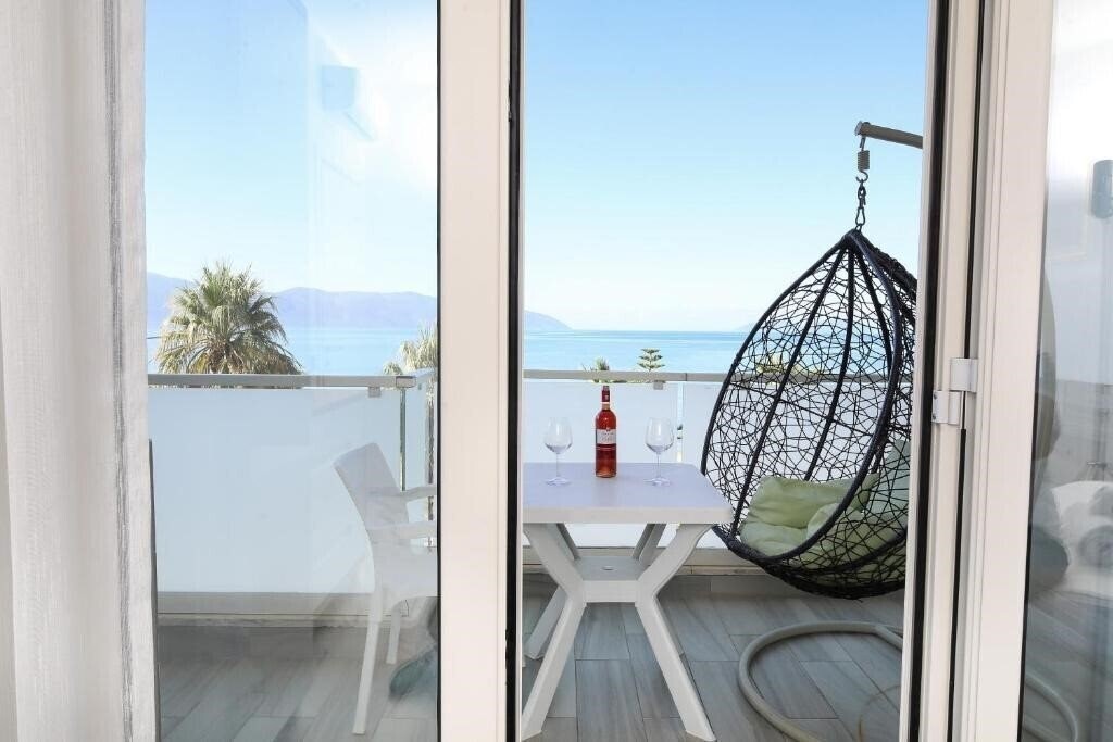 Отель Jimi Apartaments 4*