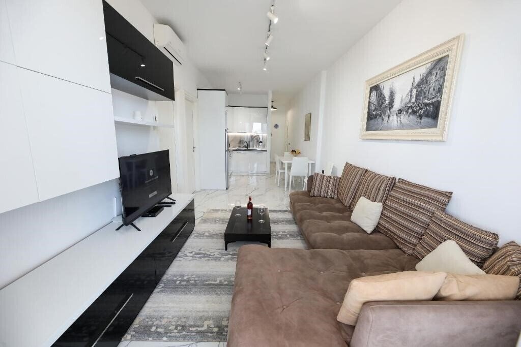 Панорама Jimi Apartaments 4*