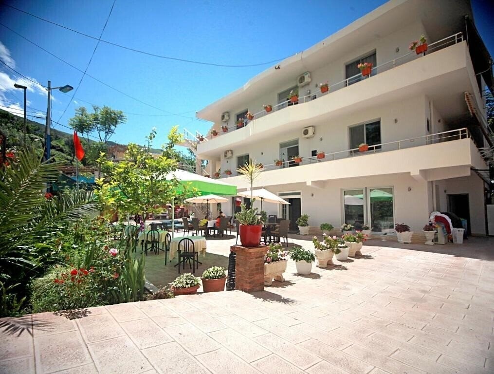 Картинка Hotel Nika & Restaurant 3*