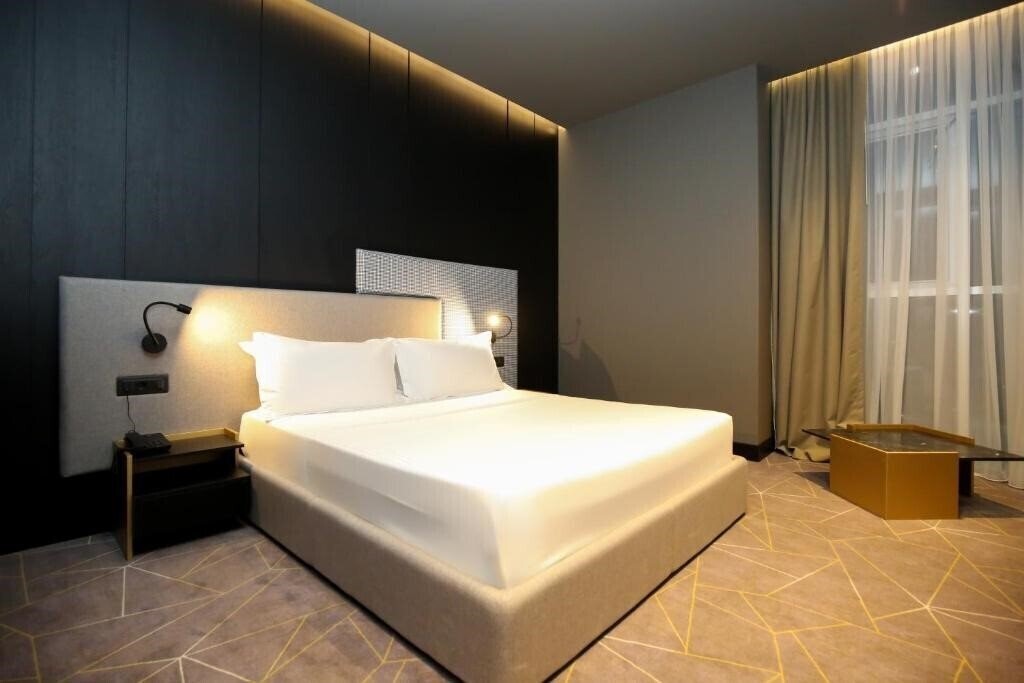 Панорама The Central View Boutique Hotel 4*