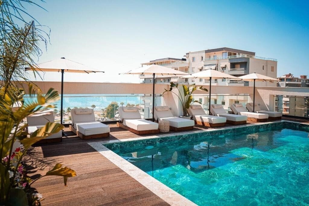 Отель Mahoro Boutique Hotel Vlore 4*