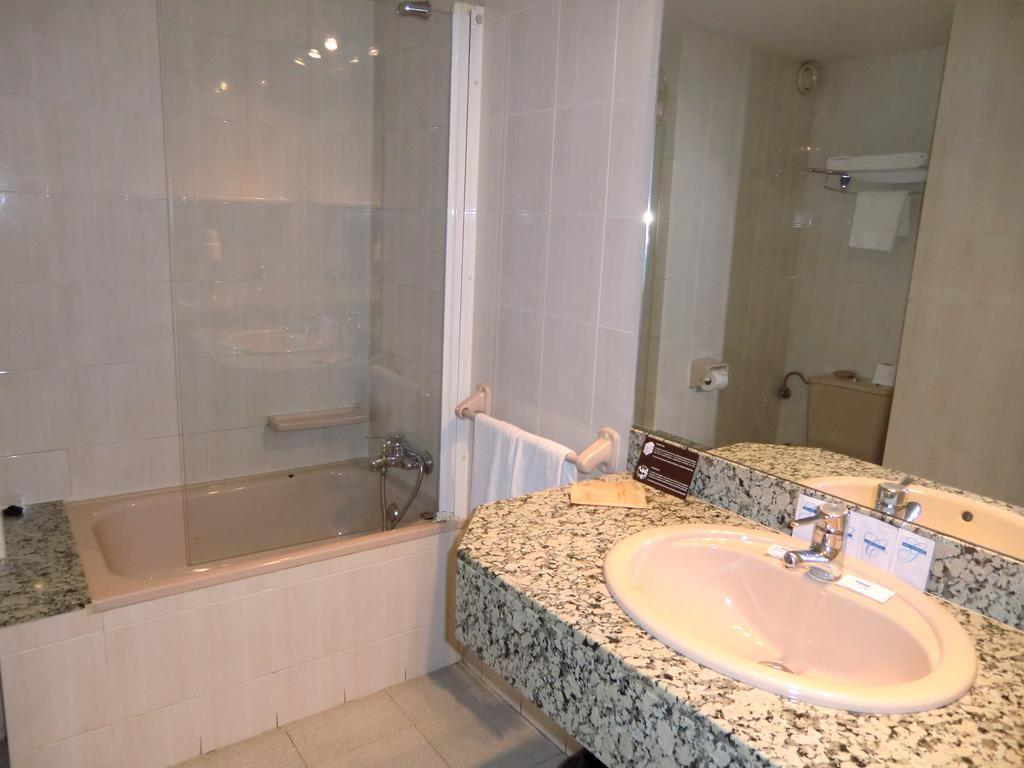 Готель Cervol 3*