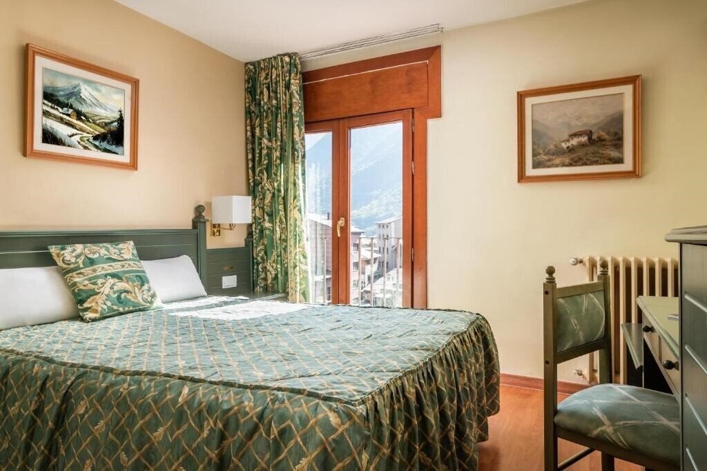 Апартаменти Sant Jordi 2*