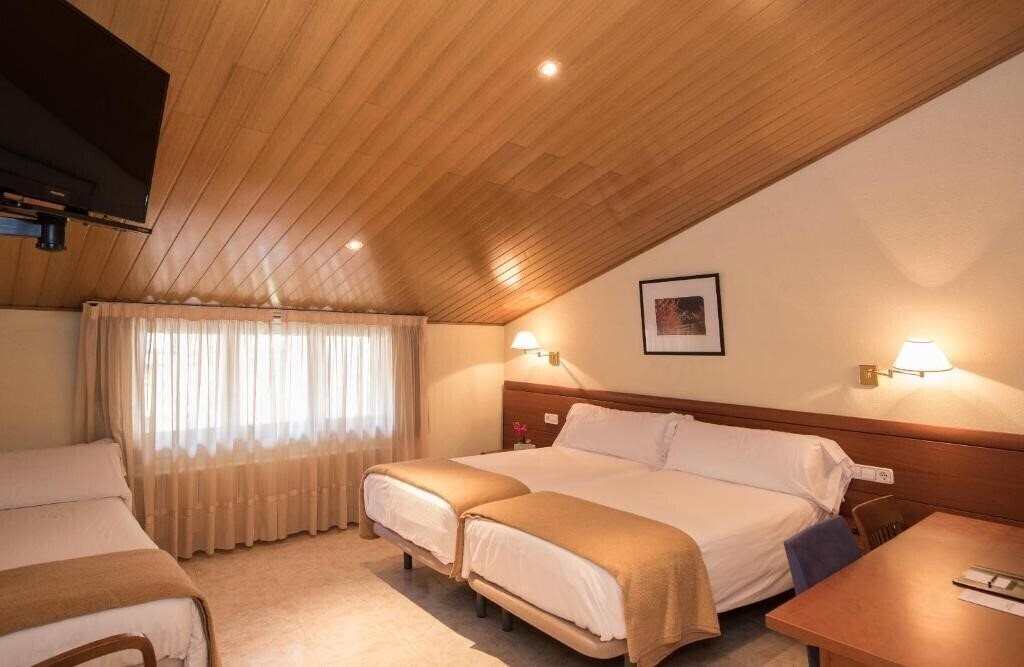 Вид Evenia Oros 3*